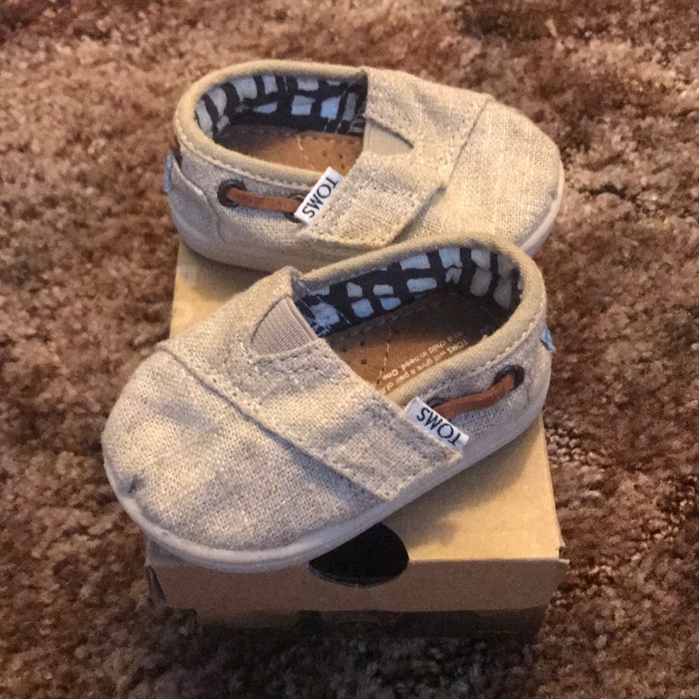 Beige toms for baby